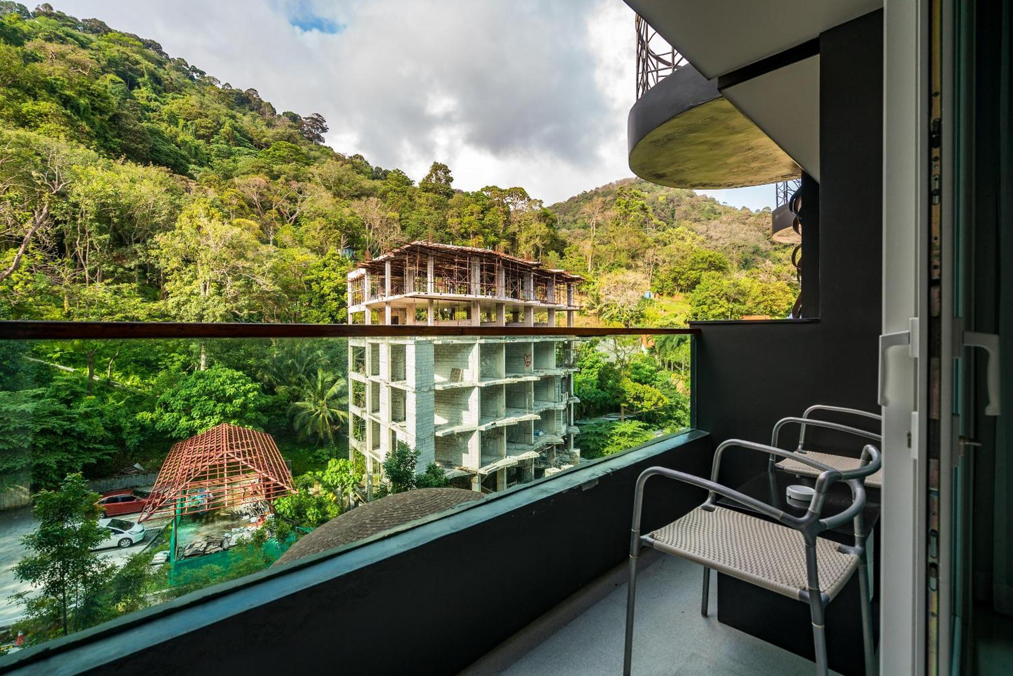 Emerald Terrace Apartments By Lofty Patong Luaran gambar